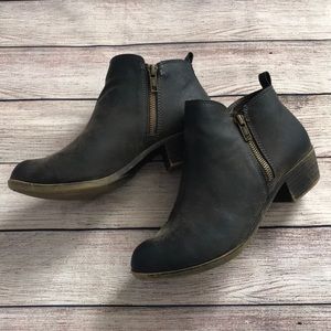 Dunes Distressed booties